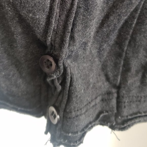 MENS ROGUE FASHION/GOTH GRAY HENLEY LONG SLEEVE SHIRT W/CUFF BUTTONS SIZE LARGE - Picture 3 of 11